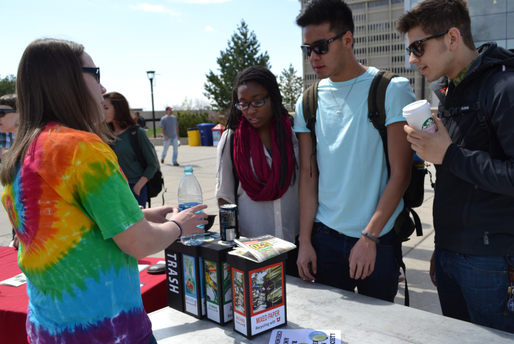 2014_4_10earthfest_recyclingD