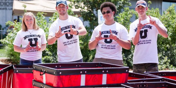 Volunteer during move-in days