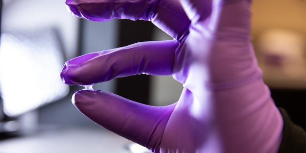 How artificial mucus illuminates tumor formation