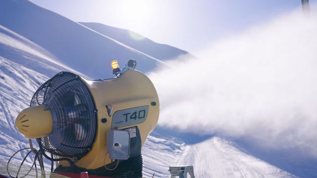 Why does ice form at a range of temperatures? theU