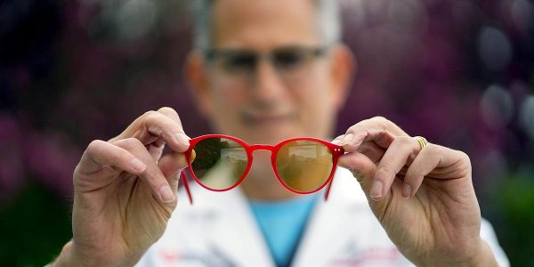 New light-filtering lenses to combat migraine