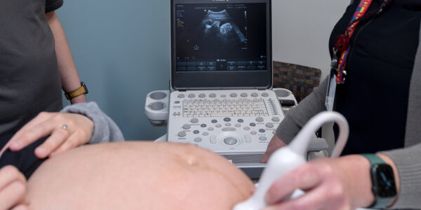 AI-based pregnancy analysis uncovers warning signs for stillbirth and newborn complications