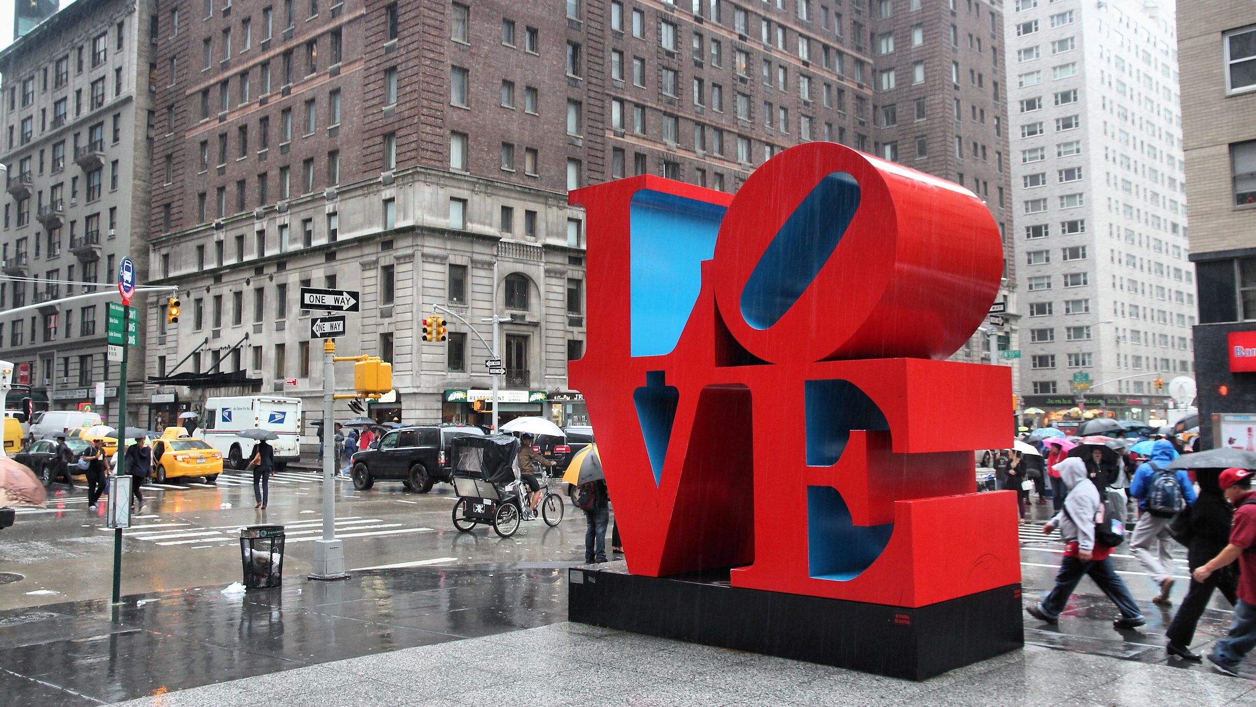 Utah Museum of Fine Arts installs iconic Robert Indiana LOVE Sculpture