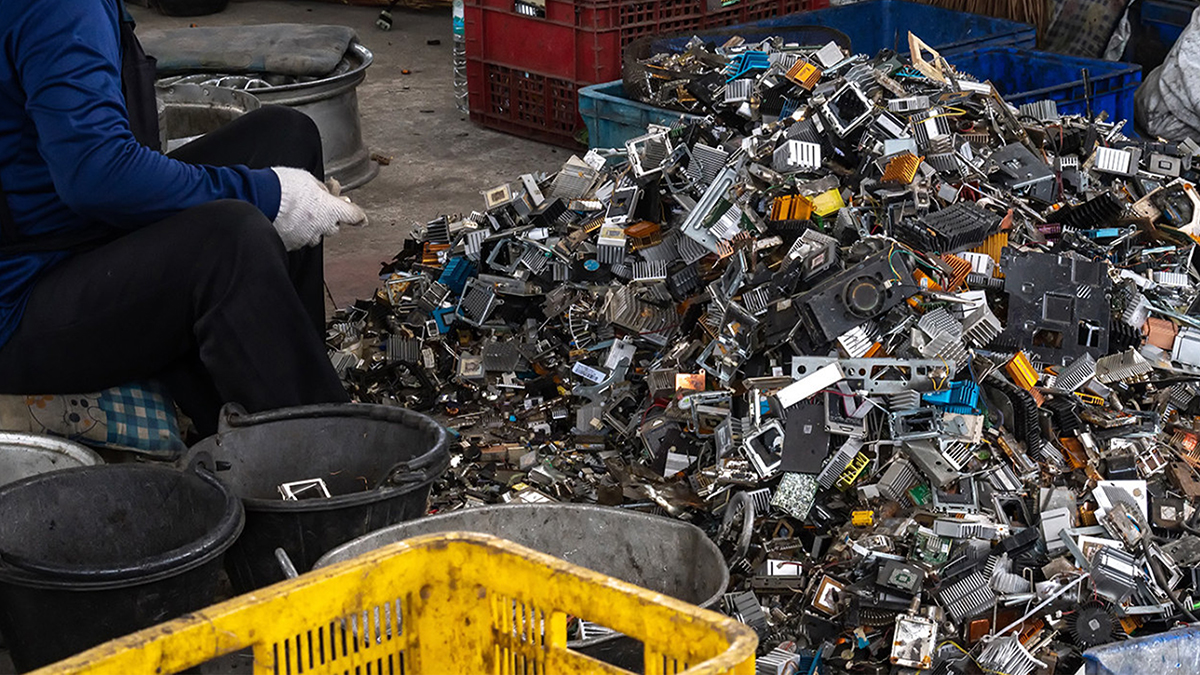 U startup tackles e-waste with degradable materials
